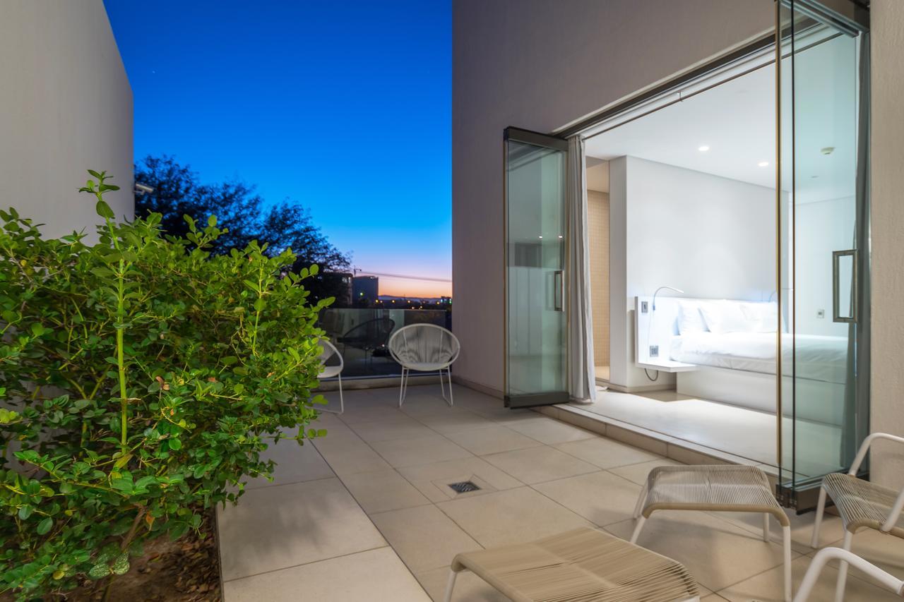 Livega House Hotel Windhoek Buitenkant foto