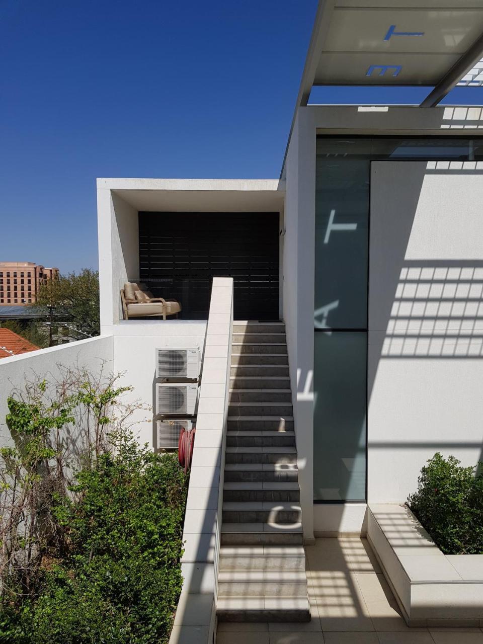 Livega House Hotel Windhoek Buitenkant foto